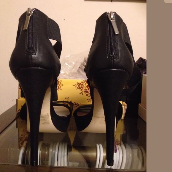 Black stiletto heels size 8 - Picture 2 of 6